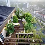 Penthouse With Roof Top Garden